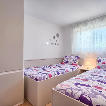 Vlasta Apartment