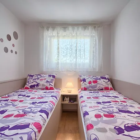 Vlasta *