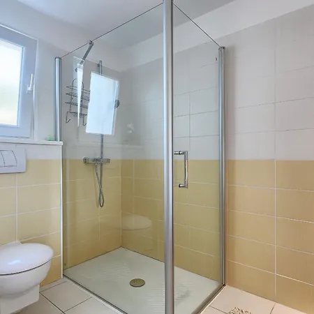 Vlasta Apartment *