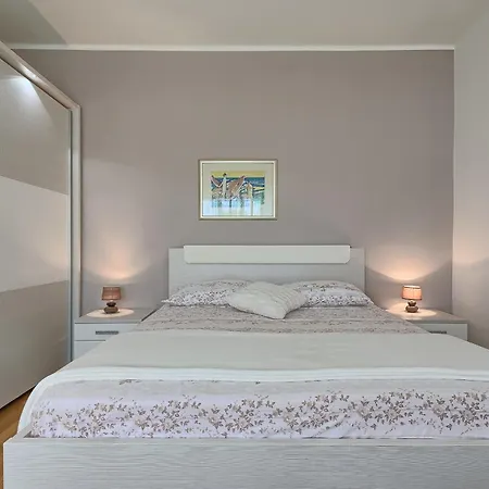 Vlasta Apartment Premantura